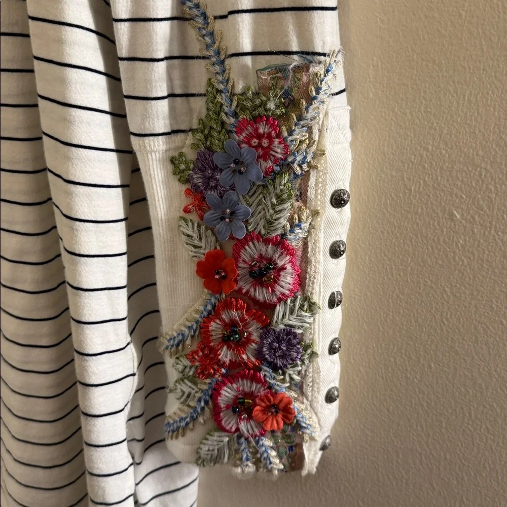Aratta Silent Journey Embroidered Striped L/S - Picture 5 of 6